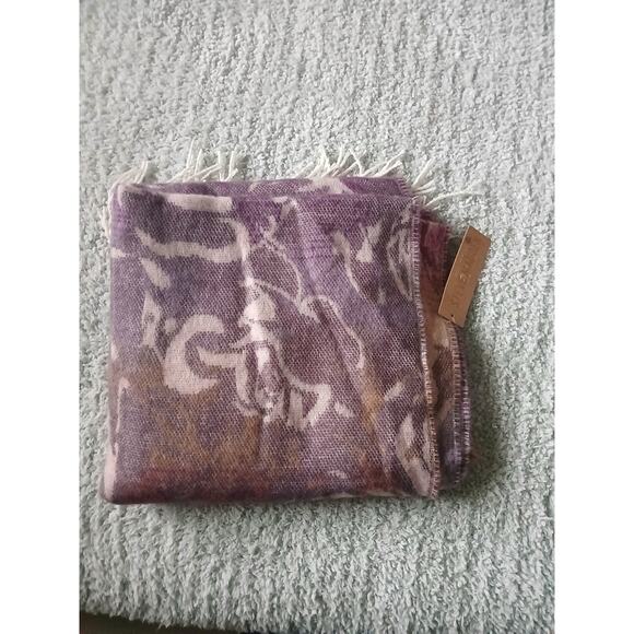 Steve Madden Women's Rose Jacquard Blanket Scarf Wrap Neckerchief XL 80"x20" NWT - Picture 3 of 5